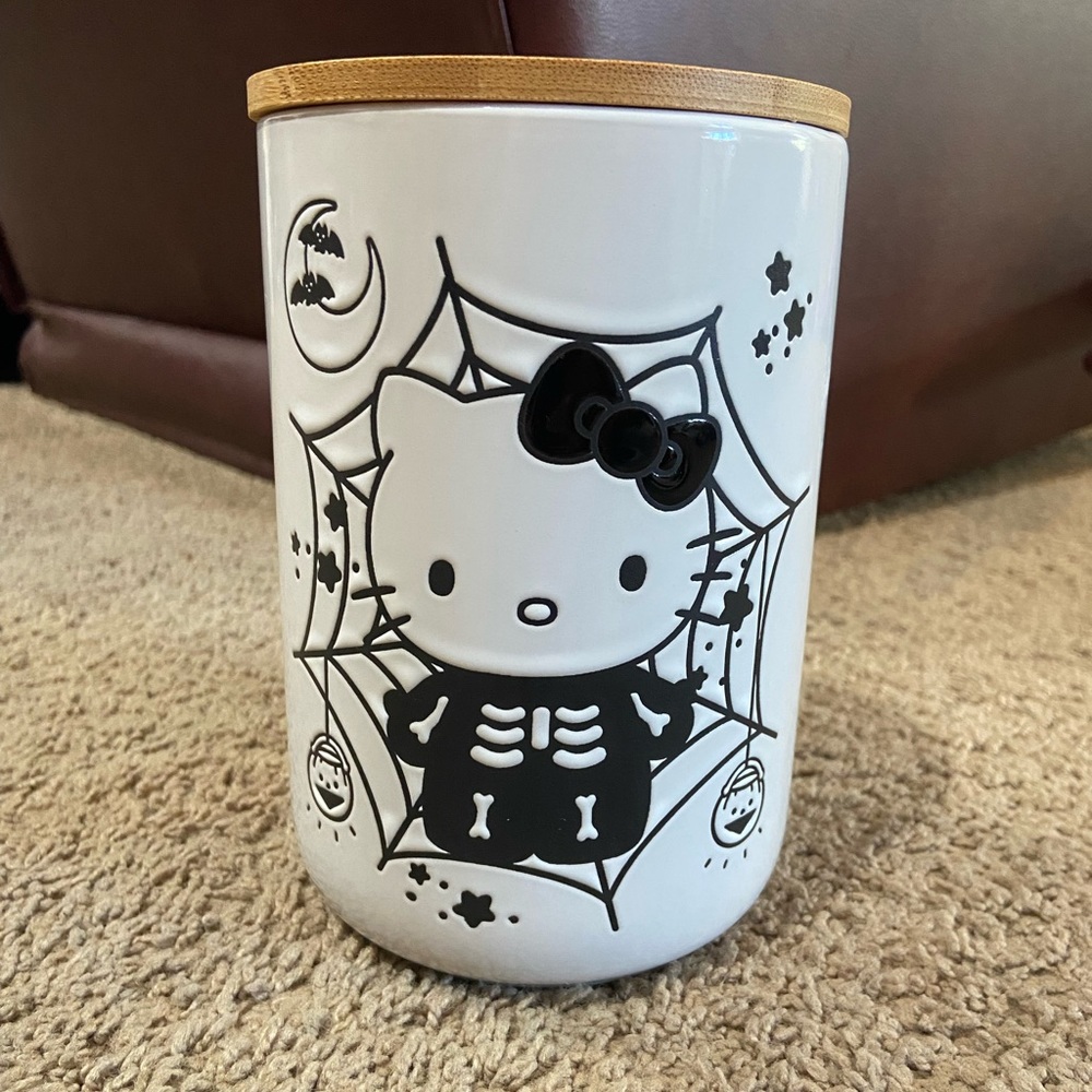 SANRIO Hello Kitty Halloween 2023 Ceramic Canister 1200mL Wood Lid Black White